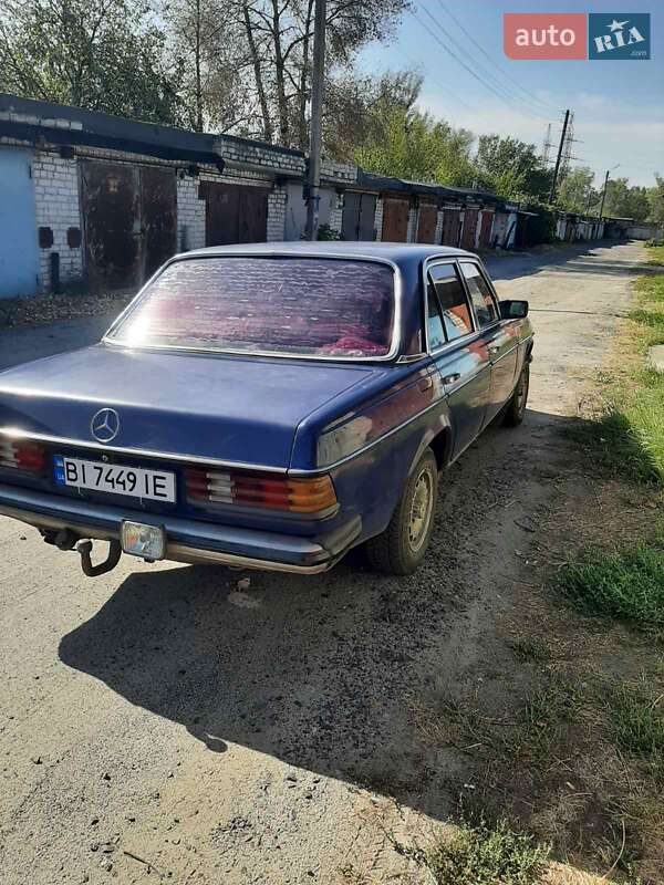 Седан Mercedes-Benz E-Class 1978 в Кременчуці