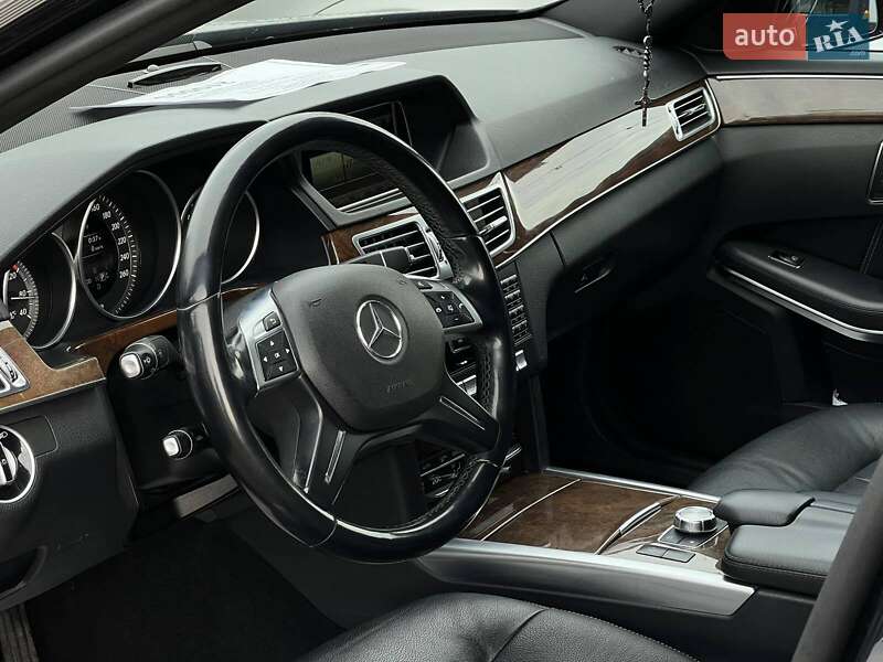 Седан Mercedes-Benz E-Class 2013 в Львові