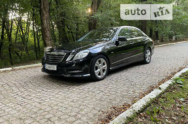 Седан Mercedes-Benz E-Class 2012 в Чернівцях