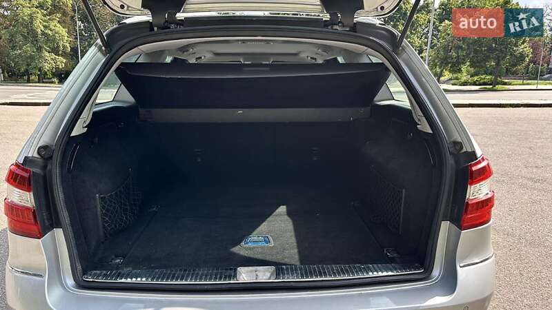 Универсал Mercedes-Benz E-Class 2011 в Киеве