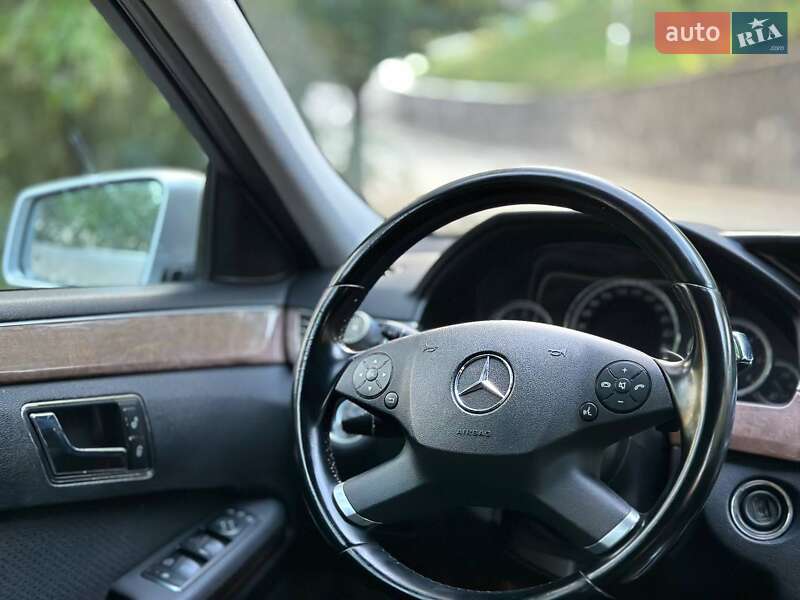 Універсал Mercedes-Benz E-Class 2011 в Києві