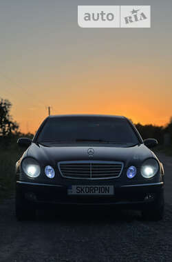 Седан Mercedes-Benz E-Class 2002 в Ивано-Франковске