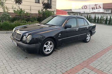 Седан Mercedes-Benz E-Class 1998 в Золочеві