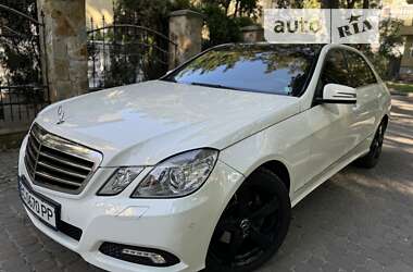 Седан Mercedes-Benz E-Class 2010 в Львові