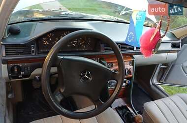 Седан Mercedes-Benz E-Class 1992 в Черновцах