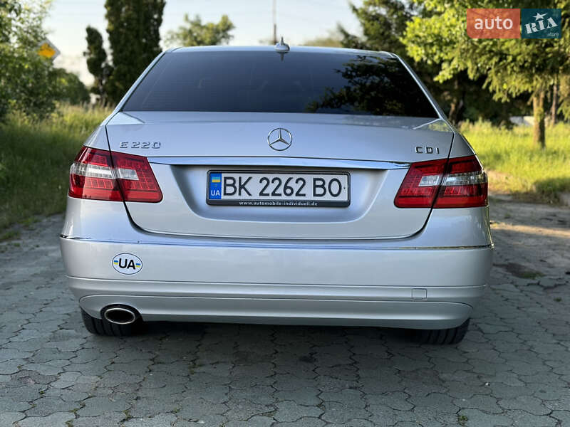 Седан Mercedes-Benz E-Class 2011 в Запорожье