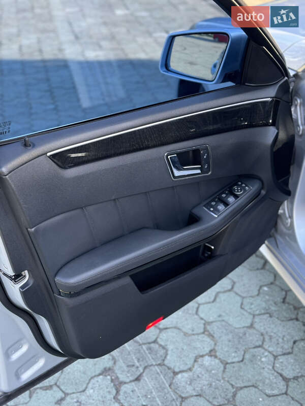 Седан Mercedes-Benz E-Class 2011 в Запорожье
