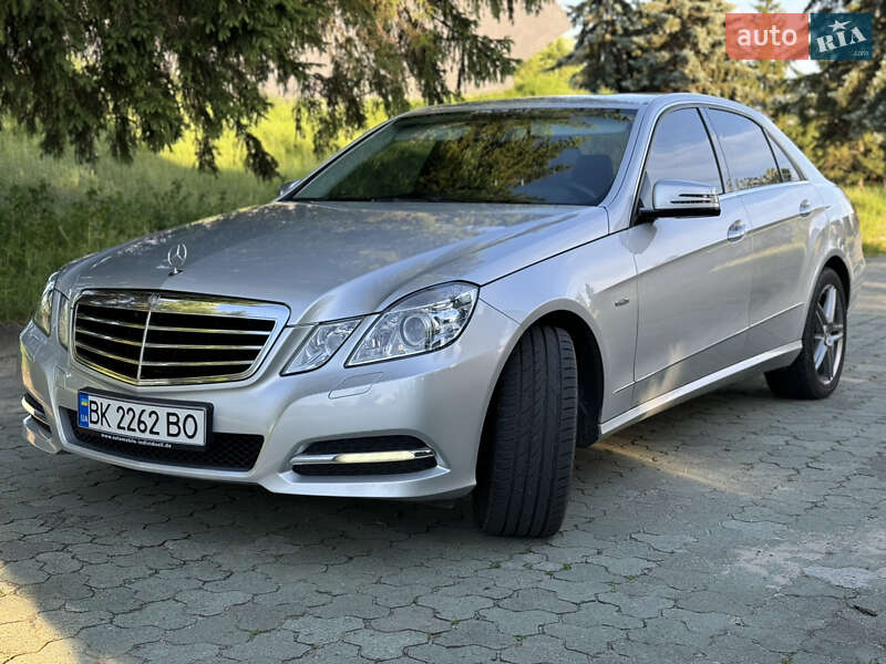 Седан Mercedes-Benz E-Class 2011 в Запорожье