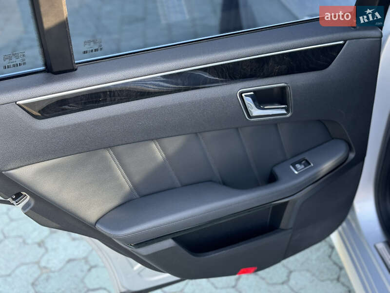 Седан Mercedes-Benz E-Class 2011 в Запорожье