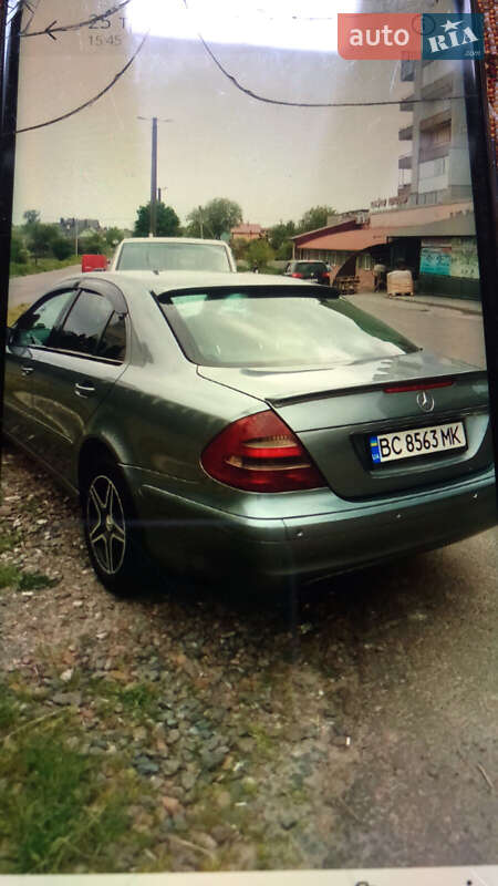 Седан Mercedes-Benz E-Class 2005 в Сокале