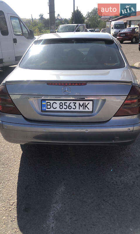 Седан Mercedes-Benz E-Class 2005 в Сокале