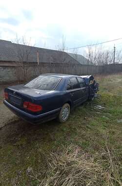 Седан Mercedes-Benz E-Class 1999 в Иршаве