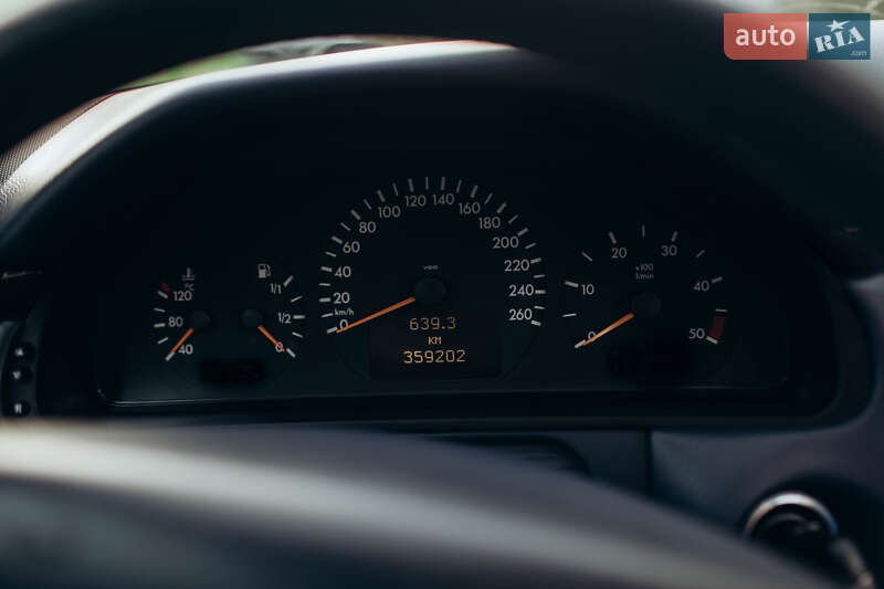 Седан Mercedes-Benz E-Class 2001 в Ковелі