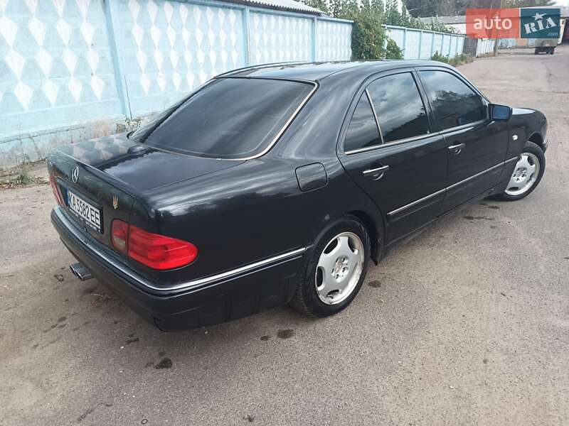 Седан Mercedes-Benz E-Class 1996 в Киеве