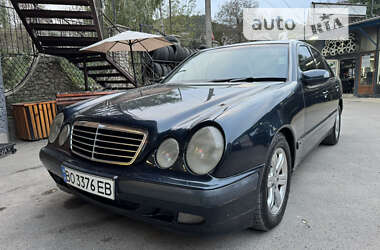 Седан Mercedes-Benz E-Class 2000 в Кременце