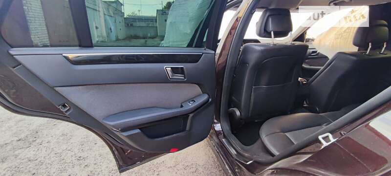Универсал Mercedes-Benz E-Class 2011 в Луцке фото 13 Универсал Mercedes-Benz E-Class 2011 в Луцке
