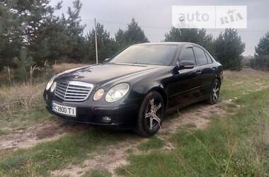 Седан Mercedes-Benz E-Class 2006 в Новояворівську