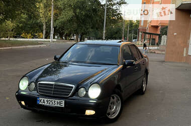 Седан Mercedes-Benz E-Class 2001 в Миколаєві