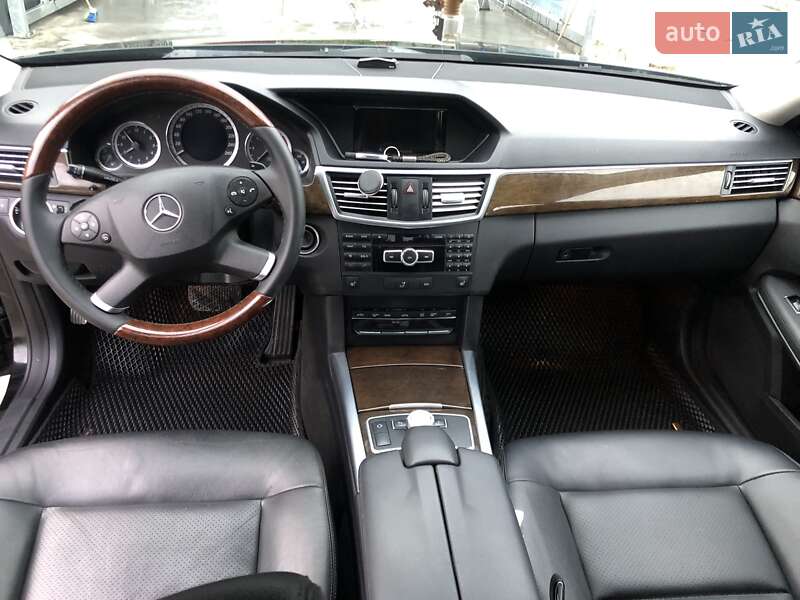 Седан Mercedes-Benz E-Class 2012 в Старій Вижівці