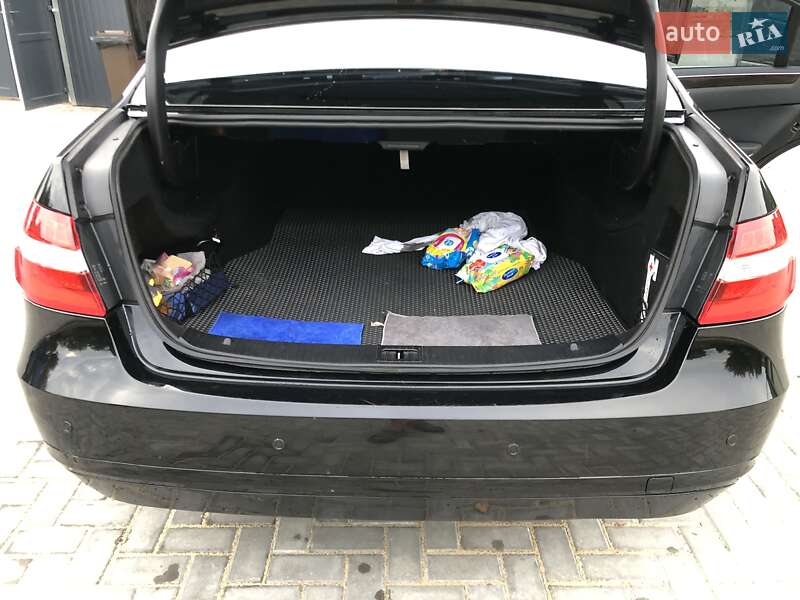 Седан Mercedes-Benz E-Class 2012 в Старій Вижівці
