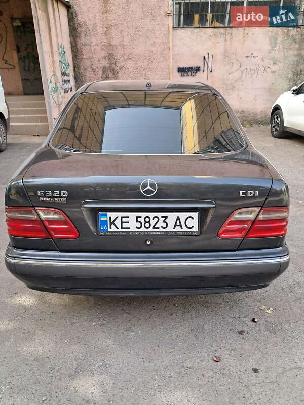 Седан Mercedes-Benz E-Class 2000 в Кривом Роге