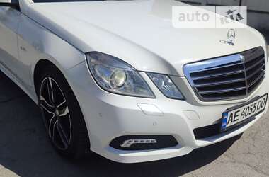 Седан Mercedes-Benz E-Class 2009 в Никополе