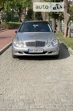 Седан Mercedes-Benz E-Class 2004 в Могилев-Подольске