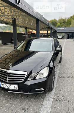 Седан Mercedes-Benz E-Class 2009 в Тячеве