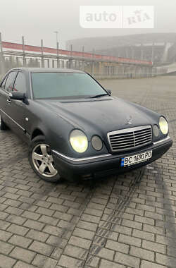 Седан Mercedes-Benz E-Class 1999 в Львове