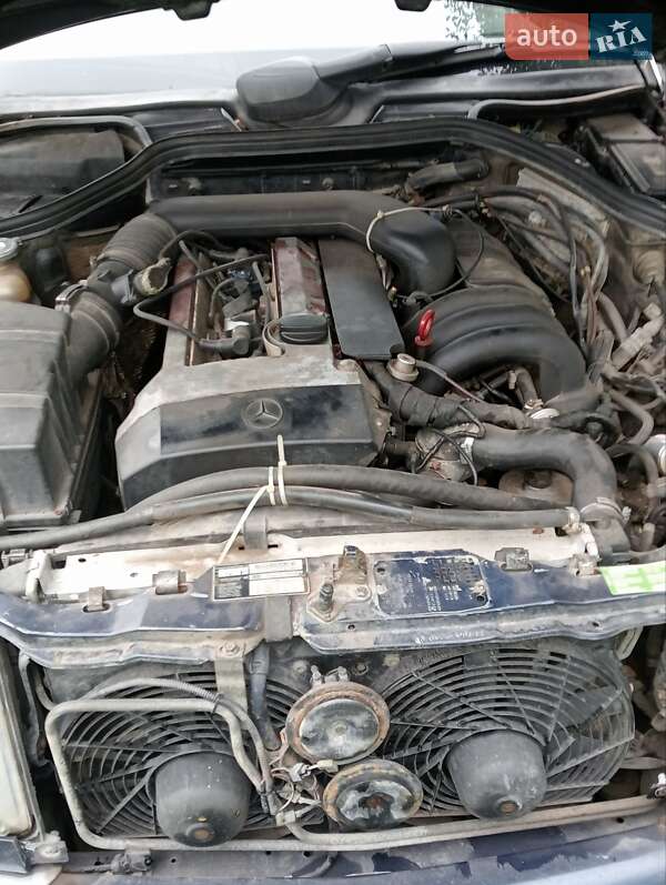 Седан Mercedes-Benz E-Class 1995 в Рава-Русской
