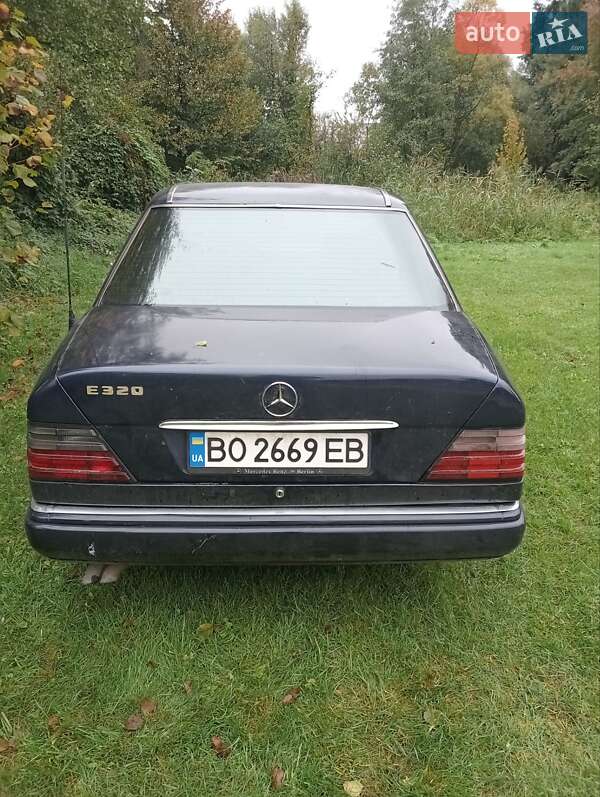 Седан Mercedes-Benz E-Class 1995 в Рава-Русской