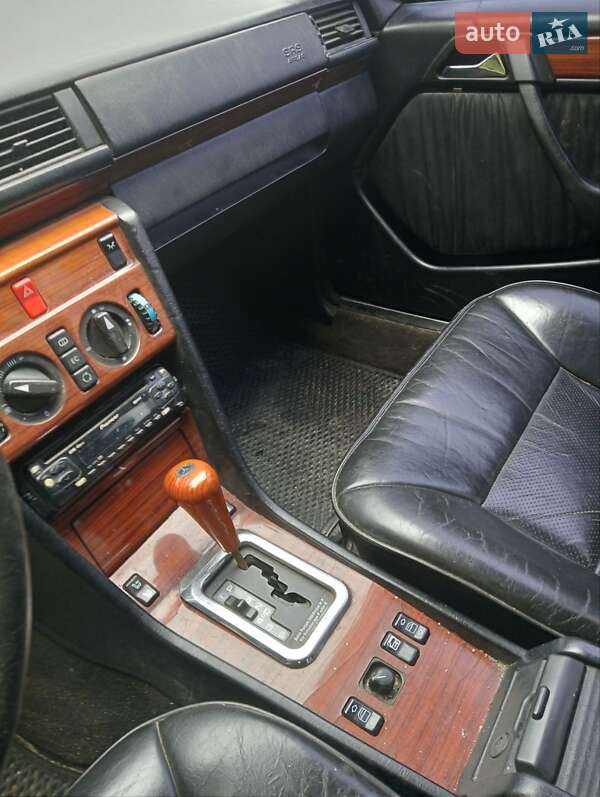 Седан Mercedes-Benz E-Class 1995 в Рава-Русской