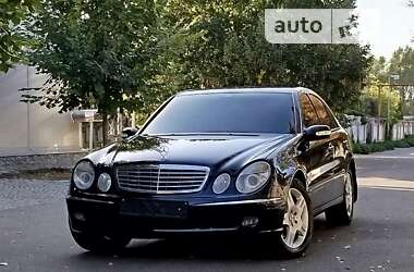 Седан Mercedes-Benz E-Class 2005 в Днепре