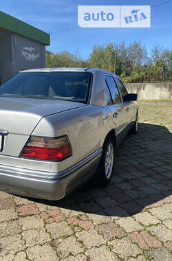 Седан Mercedes-Benz E-Class 1994 в Косове