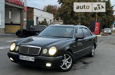 Седан Mercedes-Benz E-Class 1997 в Николаеве