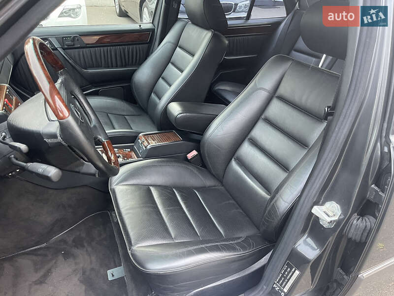 Седан Mercedes-Benz E-Class 1994 в Киеве