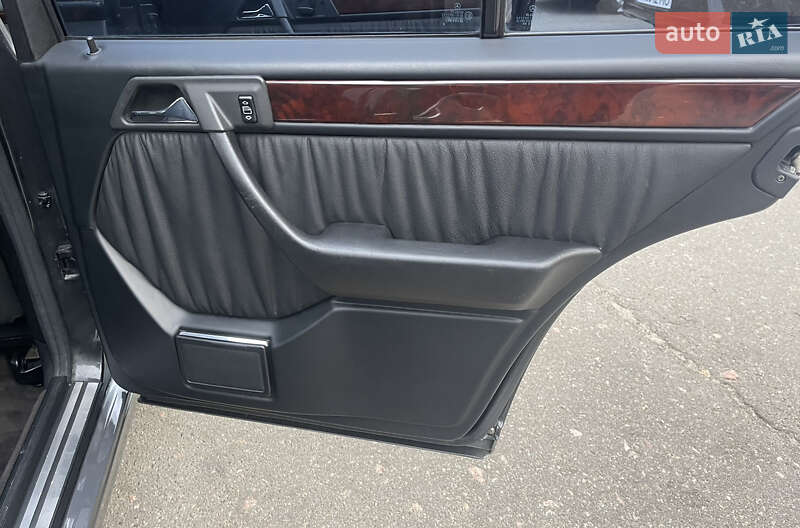 Седан Mercedes-Benz E-Class 1994 в Киеве