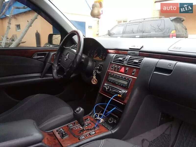 Седан Mercedes-Benz E-Class 1999 в Одессе