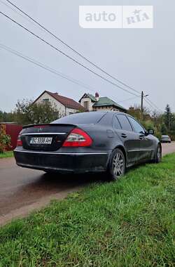 Седан Mercedes-Benz E-Class 2006 в Львове