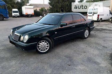 Седан Mercedes-Benz E-Class 1996 в Коростені