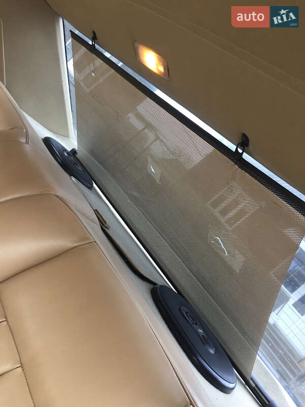 Седан Mercedes-Benz E-Class 1992 в Чернівцях