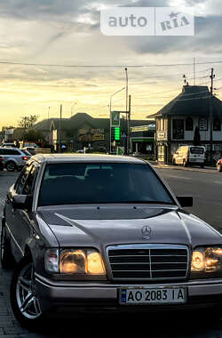 Седан Mercedes-Benz E-Class 1994 в Ужгороді