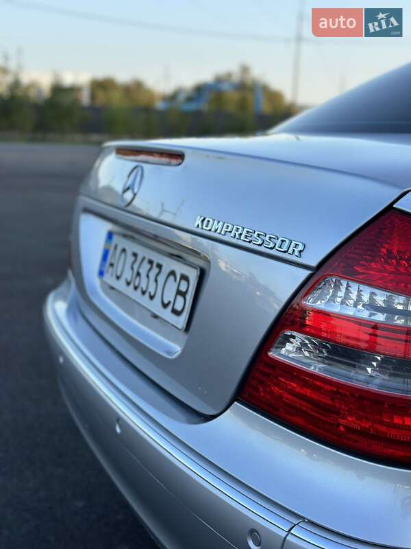 Седан Mercedes-Benz E-Class 2004 в Виноградове