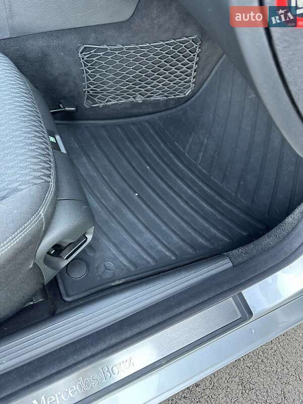 Седан Mercedes-Benz E-Class 2004 в Виноградове