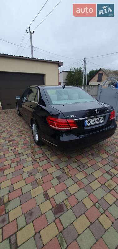 Седан Mercedes-Benz E-Class 2013 в Києві