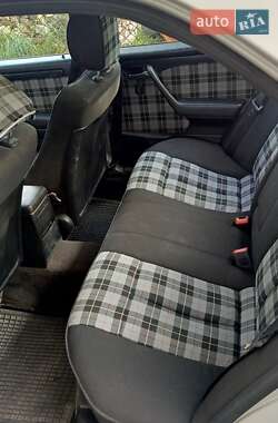 Седан Mercedes-Benz E-Class 1997 в 