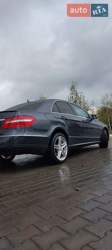 Седан Mercedes-Benz E-Class 2009 в Измаиле