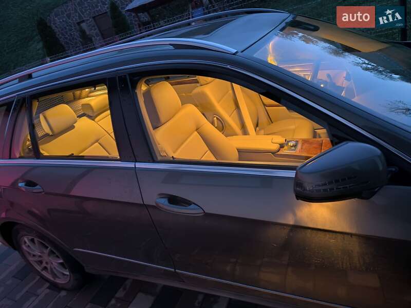 Універсал Mercedes-Benz E-Class 2012 в Сваляві