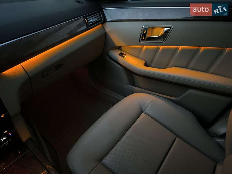 Універсал Mercedes-Benz E-Class 2012 в Сваляві