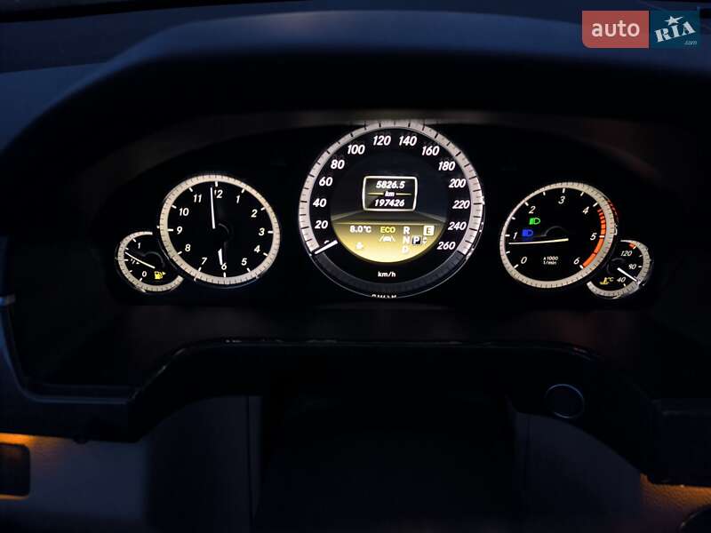 Універсал Mercedes-Benz E-Class 2012 в Сваляві